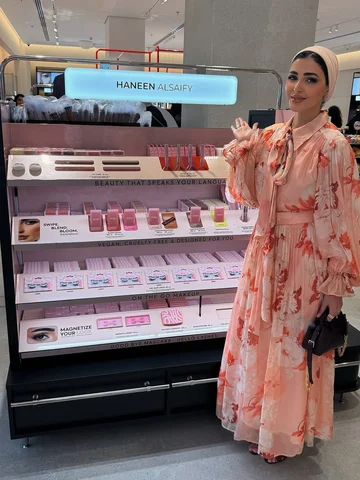 Dreams ❌ Reality ✅ أهل دبي! صرت عندكم وهاي اول فرع في دبي مول H&M beauty @hmbeau