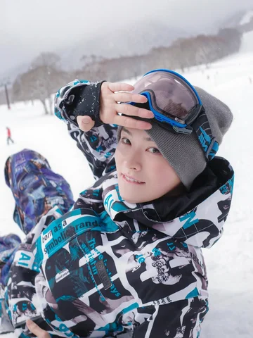長野でスキーしてきた⛷️✨全く滑れなかったよー！(笑い)😌💦
雪遊びが楽しかったからそれでOKです。あとカレー🐴い‼️