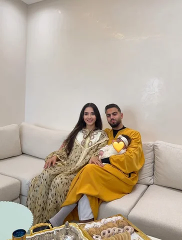 باش كيبدا الحرف الأول  ديال الشخص لي كتبغي ❤️💍⁩