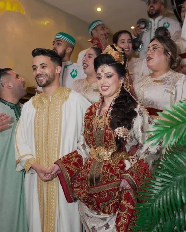 باش كيبدا الحرف الأول  ديال الشخص لي كتبغي ❤️💍⁩