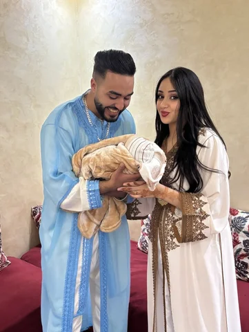 باش كيبدا الحرف الأول  ديال الشخص لي كتبغي ❤️💍⁩