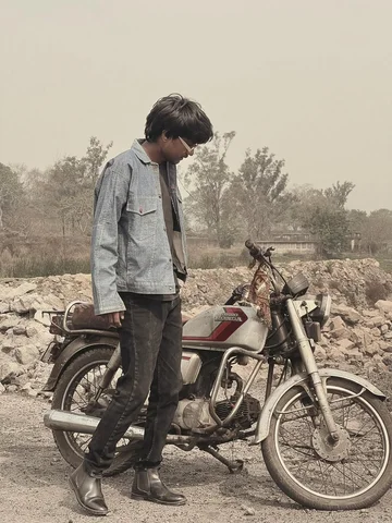 Ek Hasina Thi 💕🕊️

📸 : @_middle_class_0 

#90s #oldisgold✨ #explore #vintage 