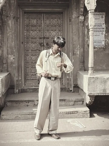 O saath re ! 🖤📻

📸 : @_middle_class_0 

#70s #vintage #old #akashuyfam