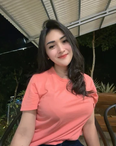 guys  bagus kan alis akuu 💃🏻💃🏻 yang nanayin kemarinnn 

alisnya aku  di sula