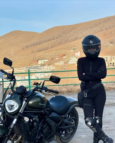🏍️🤍