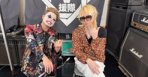 💐こんばんは💐

💐尾張の日向です💐

今日はTVの仕事で
ゲストに NoGoD 団長さんを
迎えて対談してました💐

V系シーンを牽引する
メジャー