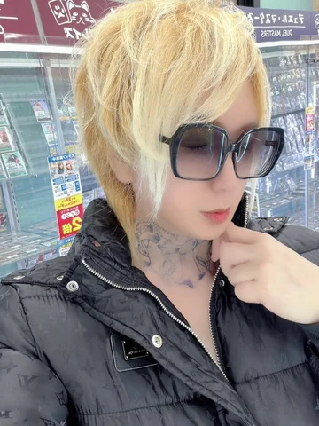 こんばんは💐

尾張の日向です💐

昨日、びっくりするぐらい
寒くて、薄手のダウンを出したぁ。

ほんとやばいね😭
花粉凄いし😭

昨日気晴らしに
ポケ