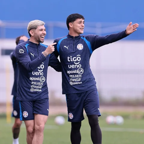 Pemombe’u la chiste @ramon.sosa17 @julioenciso.33 🤣👀