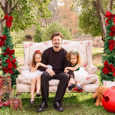 Happy Holidays from my family to yours 😁🎄🤍