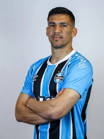 Muito feliz em fazer parte dessa família tricolor !

Vestir essa camisa represen