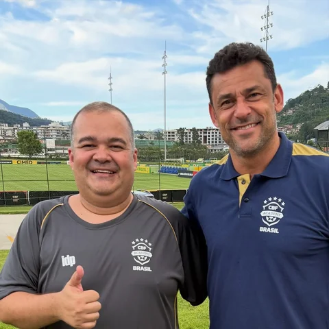 Mais um dia trocando experiências na Licença Pro de Treinadores

Sucesso @fredgu