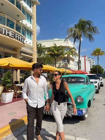 Simplemente una persona emocionalmente dependiente del sol que está disfrutando 