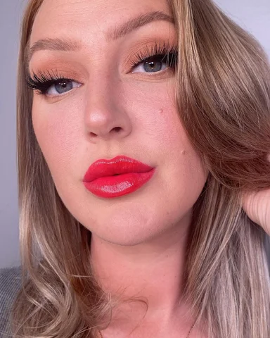 The looks I’m loving at the moment! Soft and dreamy 😍😍😍😍
-
#makeup #trend #s