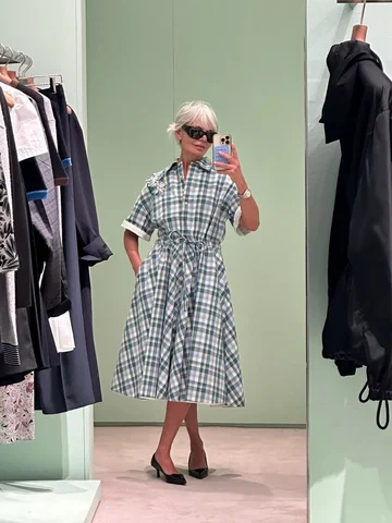 Camera roll clean up: bunch of mirror selfies, a cutie and more
