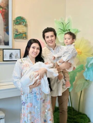 Minal ‘aidin wal faizin, maaf lahir bathin yaa semua 🙏🏻