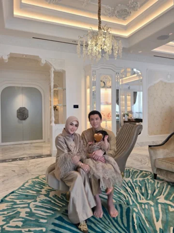 •

~ Eid Mubarak,
Warm Wishes For A Happy Eid
Minal Aidzin Walfaidzin Mohon Maaf