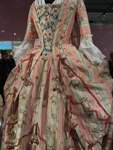 Always a wonderful place for inspiration — the exhibitions at the V&A are exquis