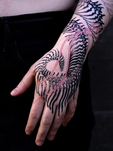 Skeleton on hand , #workinprogress .
.
#oozy #tattoo