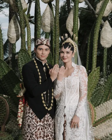 AKAD💚

Soft steps to forever. Bless each one

Photo by @iluminen 

Wedding Plan