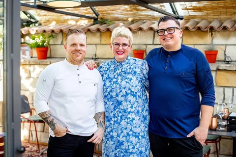 Daniel, Lisa und Andreas – das sind die Gesichter hinter dem Gasthaus Helmut! 🌟