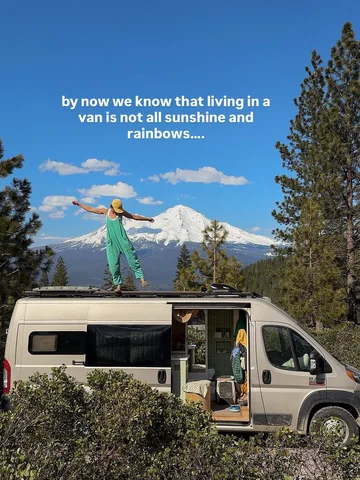 HAPPY PUBLIC LANDS DAY🏔️🌿🌈🥾

Living on the road has shown us just how precio
