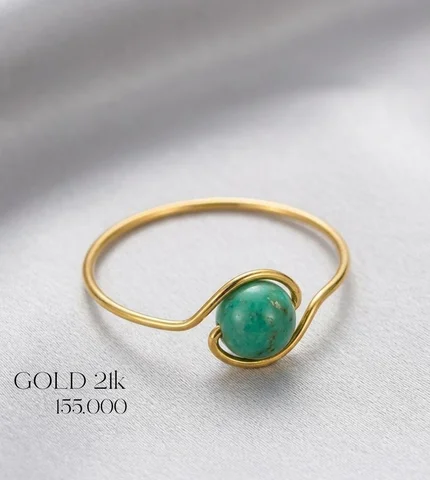 ⁨	حين تجتمع بساطة التصميم مع جمال الحجر…💍

السعر : 155,000
ذهب خليجي عيار 21✨

