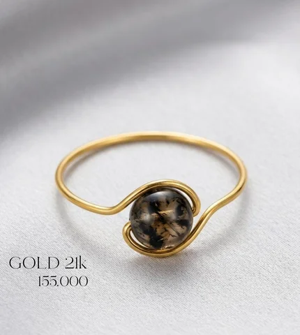 ⁨	حين تجتمع بساطة التصميم مع جمال الحجر…💍

السعر : 155,000
ذهب خليجي عيار 21✨

