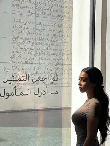he looked at me: “you are the most beautiful art here.” ♥️
@louvreabudhabi / @vi