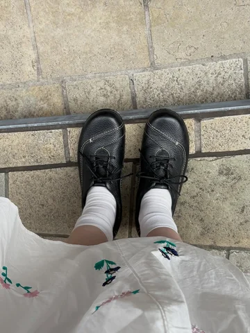 The Life of a Designer-girl👚💝📒

デニムばかり履いて、髪の毛も寝起きのまま仕事に行くのに
30分だけ外に出る日にキュンとする
