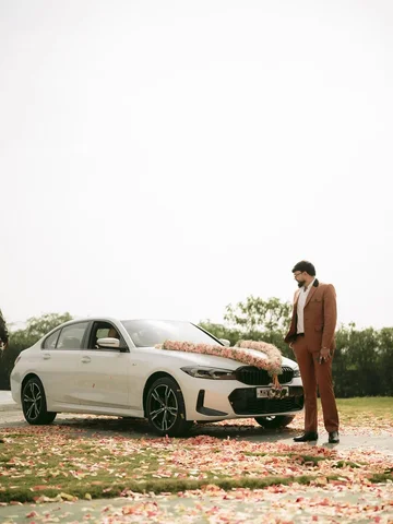 “Proud moment: माझ्या मेहनतीची नंबर प्लेट.” 

Pic credit @wedbytush 

#bmw #bmwl