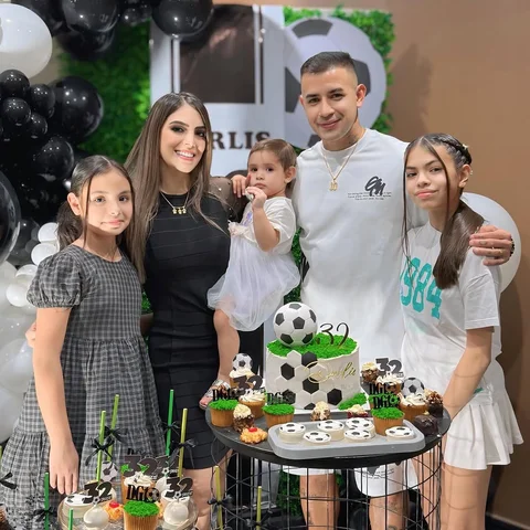 Cumpleaños de mi amor! 
Que Dicha poder celebrar un año mas de Vida amor, la dic