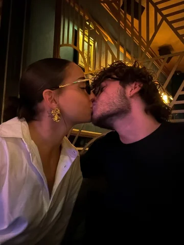 Il y a déjà 1 an j’ai posé mon genoux au sol, et tu m’a répondu « oui »💍❤️