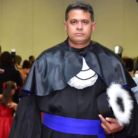 Eu era o mais velho da minha turma de Engenheiro Agrônomo na faculdade, e sabe q