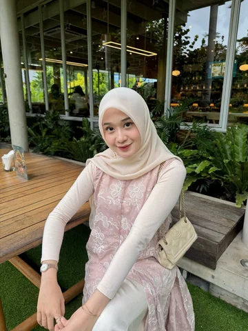 Sudaa siap lebaraann 💓

Outer & Tunik by @by.naema