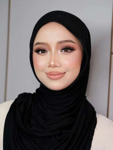 Makeup @syuhailarzm for #arianifashionshow2026✨
Selalu syu makeup sweet, kalini 