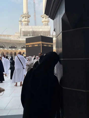 Allah ni baik kan? 

tahun lepas, at my lowest point of life, Allah hadirkan ins