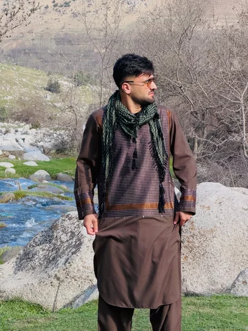 دی روغو راله راوستو ارمان دی دی لیونو  ای خدایه په دی ښار وکړی بارن دی لیونو
