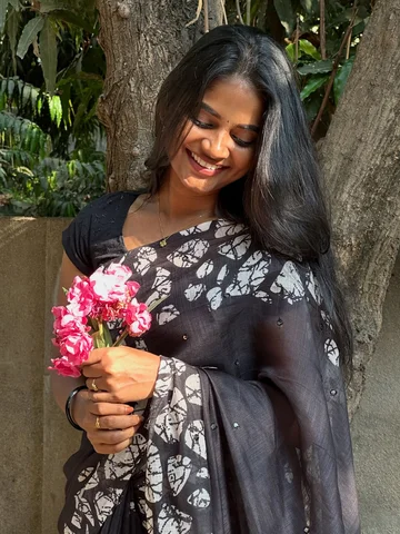 Comment “PRICE” to get details in DM 📩
@yazhvi_sarees 
New linen cotton saree w