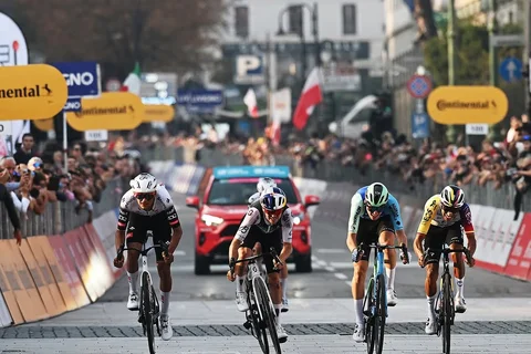Con un Top 10 en Lombardia termino mi 10 temporada como ciclista profesional. El
