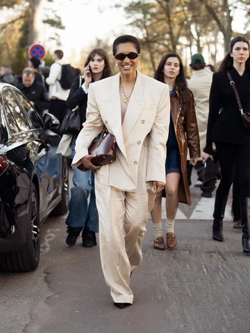 🇫🇷 Paris Fashion Week AW26

Street style outside the shows at Paris Fashion We