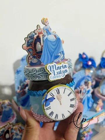 Kit super luxo Cinderela, para o 6º aninho da princesa Maria Luiza 💙
-Kit super
