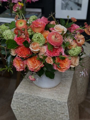 Gorgeous on the way!! 💕💕💕🧡🧡🧡🧡🧡🧡 #fleur #florist #floraldesigns #miamifl