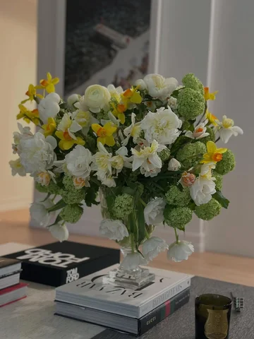 Gorgeous spring #flowers 🤍🤍🤍✨✨✨ #home #fleur #florist #floraldesigns
