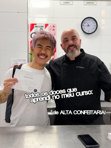 ESSA GAY TEM CERTIFICADO DE ALTA CONFEITARIA VEGANA AGORA 🎉🎉🎉 gente, tô TÃO f