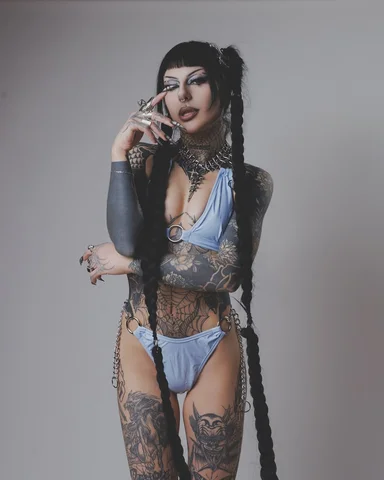 Baby blue menace 

Set is the incredible @toxicvision 
Spine necklace @mingalond