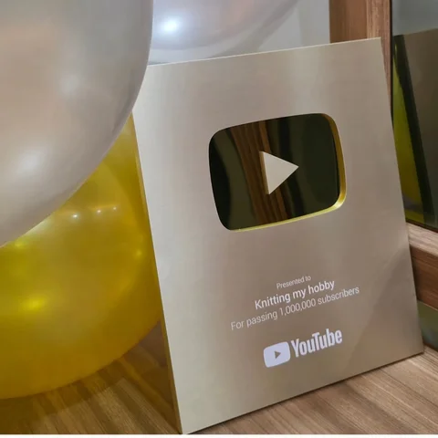 TESEKKURLER YOUTUBE !! Youtube 1.000.000 plaket ödülüm ◇♡ hep birlikte kutluyoru