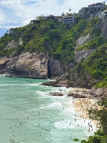 A real Sunday in Joatinga 🏐🌊