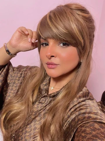 Salut tout le monde, c’est moi Alia💕

🎀علياء🎀
#علياء #العمارة #لصوص_العمارة #