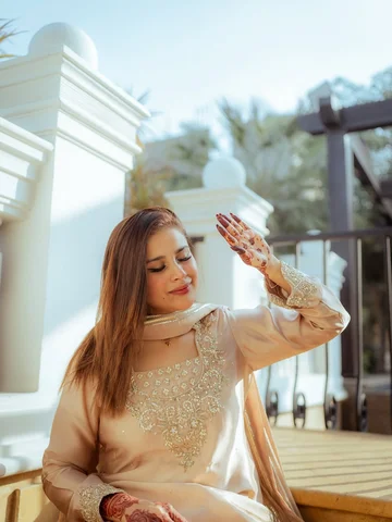 X @pretloungebyfareeha_plf