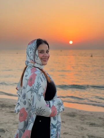 Sunset + iftar + peace ✨

Gown from @sitr.pk